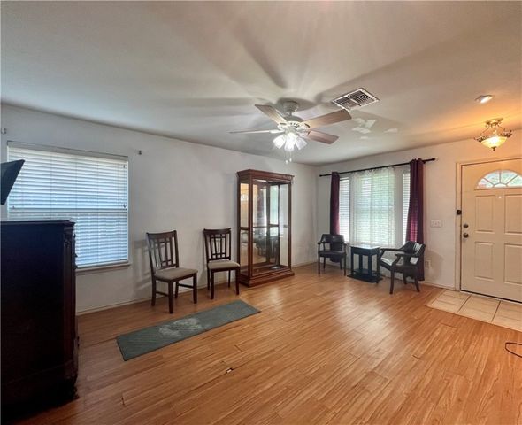 3101 Saskatchewan Dr, Corpus Christi, TX 78414