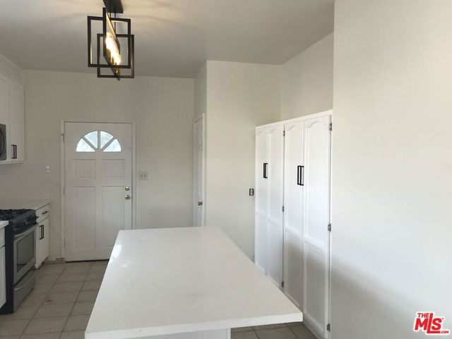 1732 Hauser Boulevard, Los Angeles, CA 90019