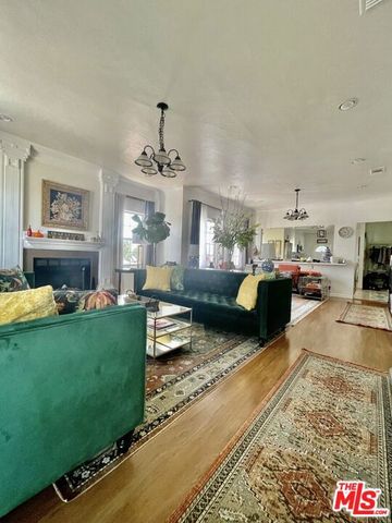 1732 Hauser Boulevard, Los Angeles, CA 90019