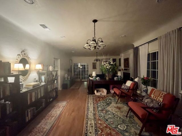 1732 Hauser Boulevard, Los Angeles, CA 90019