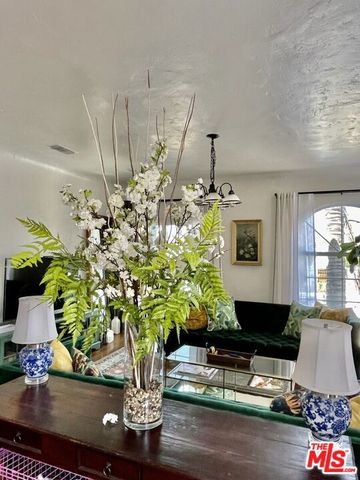 1732 Hauser Boulevard, Los Angeles, CA 90019