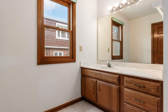 100 E Dublin Granville Road, Worthington, OH 43085