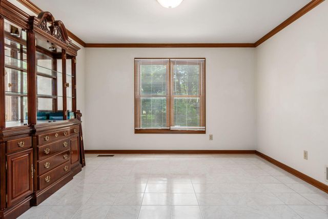 100 E Dublin Granville Road, Worthington, OH 43085