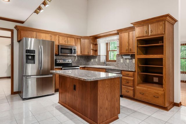 100 E Dublin Granville Road, Worthington, OH 43085