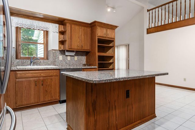 100 E Dublin Granville Road, Worthington, OH 43085