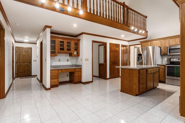 100 E Dublin Granville Road, Worthington, OH 43085