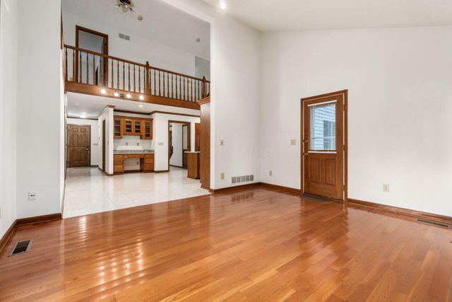 100 E Dublin Granville Road, Worthington, OH 43085