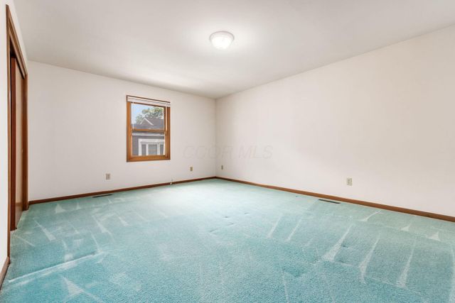 100 E Dublin Granville Road, Worthington, OH 43085
