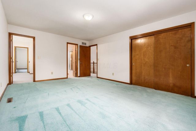 100 E Dublin Granville Road, Worthington, OH 43085