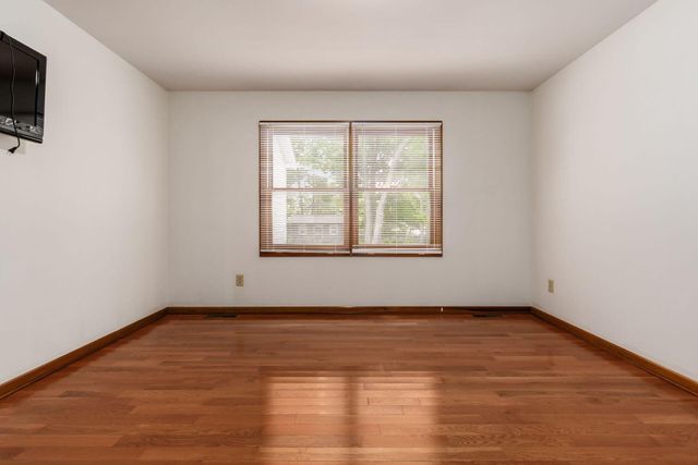 100 E Dublin Granville Road, Worthington, OH 43085