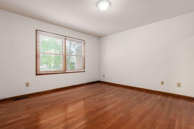 100 E Dublin Granville Road, Worthington, OH 43085