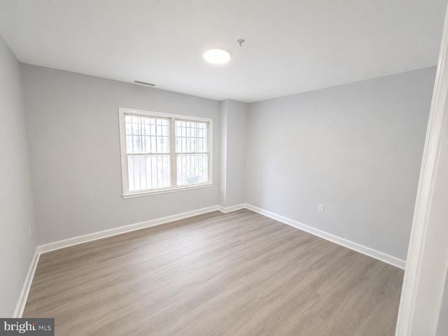 806 HR DR SE, Washington, DC 20032