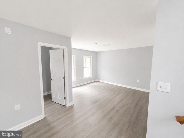 806 HR DR SE, Washington, DC 20032