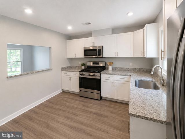 806 HR DR SE, Washington, DC 20032