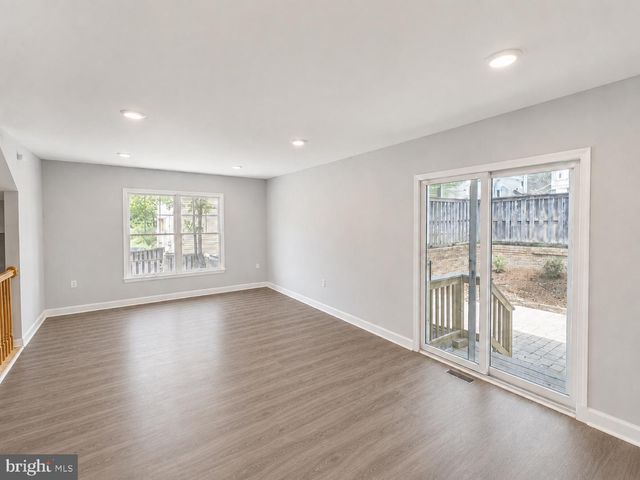 806 HR DR SE, Washington, DC 20032