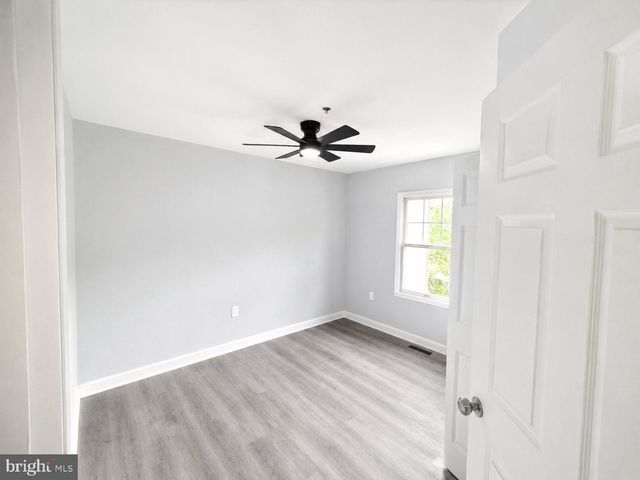 806 HR DR SE, Washington, DC 20032