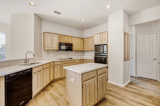 1514 Mission Ridge Trail, Carrollton, TX 75007