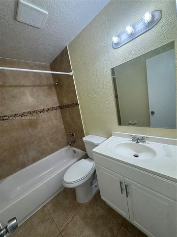 1101 W Prospect Road 4, Fort Lauderdale, FL 33309