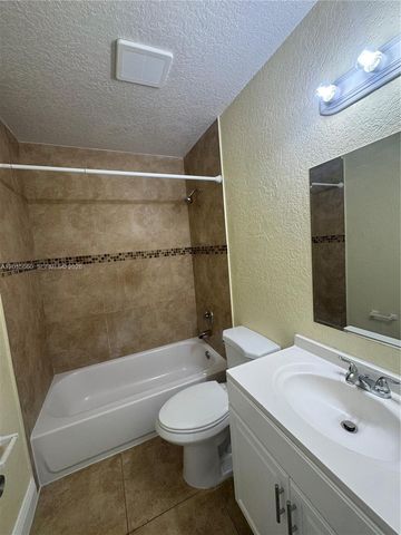 1101 W Prospect Road 4, Fort Lauderdale, FL 33309