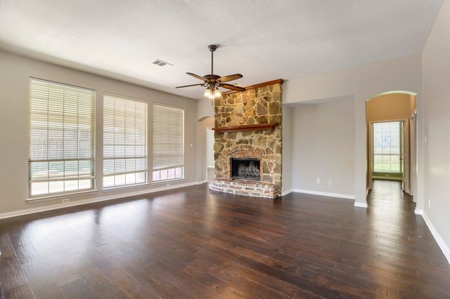 6919 Navigation Drive, Grand Prairie, TX 75054
