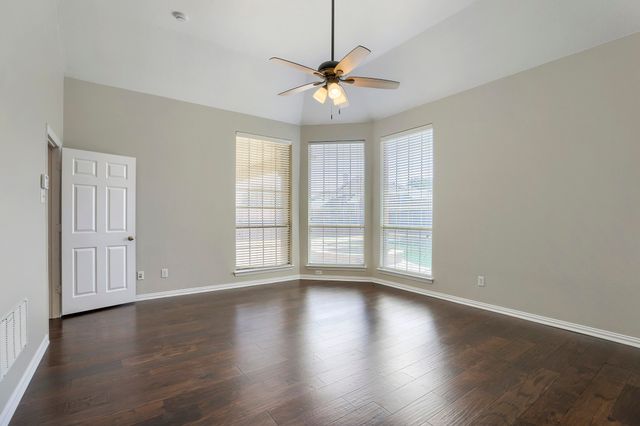 6919 Navigation Drive, Grand Prairie, TX 75054