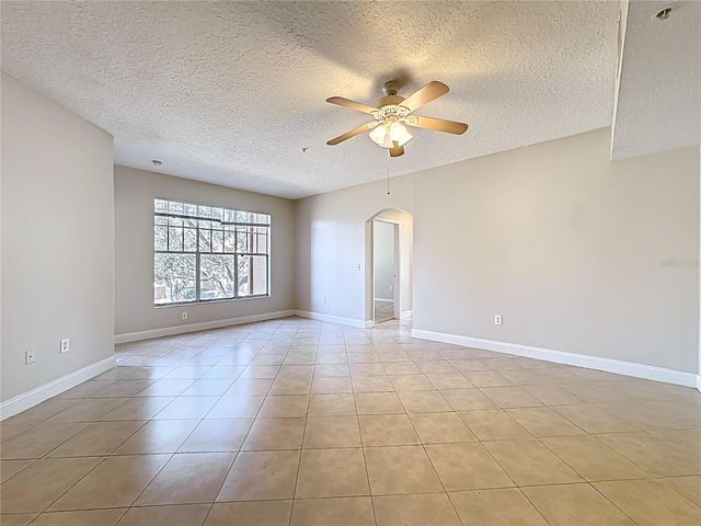 5560 METROWEST BOULEVARD 3-206, Orlando, FL 32811