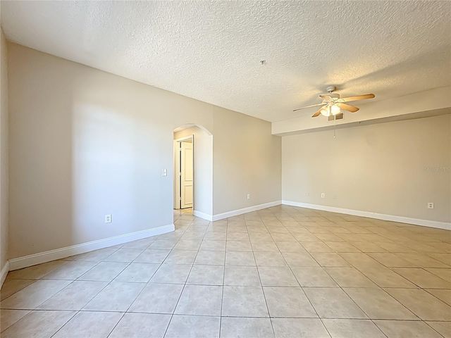 5560 METROWEST BOULEVARD 3-206, Orlando, FL 32811