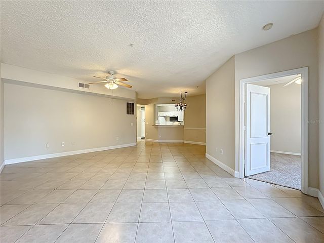 5560 METROWEST BOULEVARD 3-206, Orlando, FL 32811
