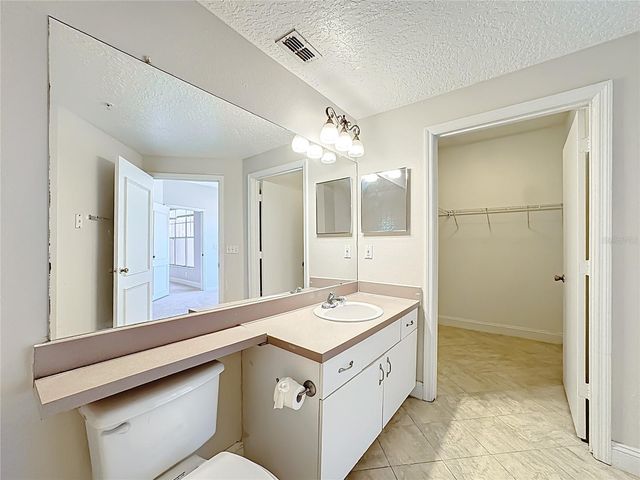 5560 METROWEST BOULEVARD 3-206, Orlando, FL 32811