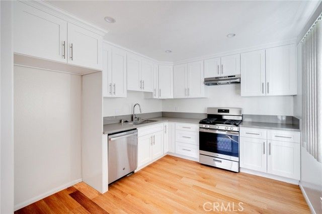 7727 Via Napoli 75, Burbank, CA 91504