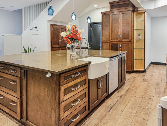 4521 Maple Street, Bellaire, TX 77401