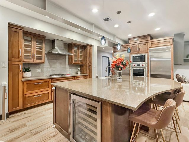 4521 Maple Street, Bellaire, TX 77401