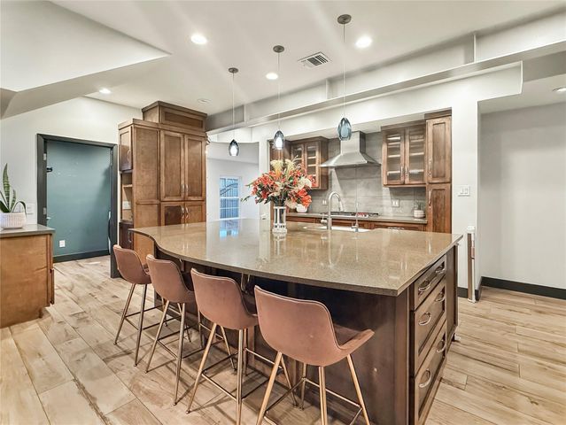 4521 Maple Street, Bellaire, TX 77401