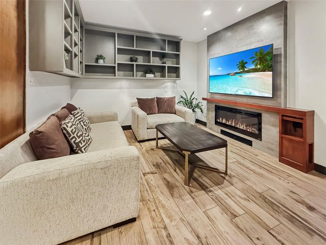 4521 Maple Street, Bellaire, TX 77401