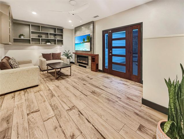 4521 Maple Street, Bellaire, TX 77401