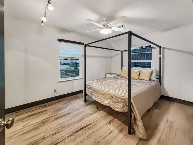 4521 Maple Street, Bellaire, TX 77401