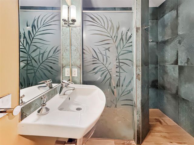 4521 Maple Street, Bellaire, TX 77401