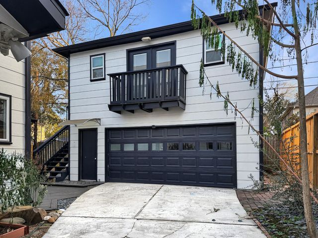 4521 Maple Street, Bellaire, TX 77401