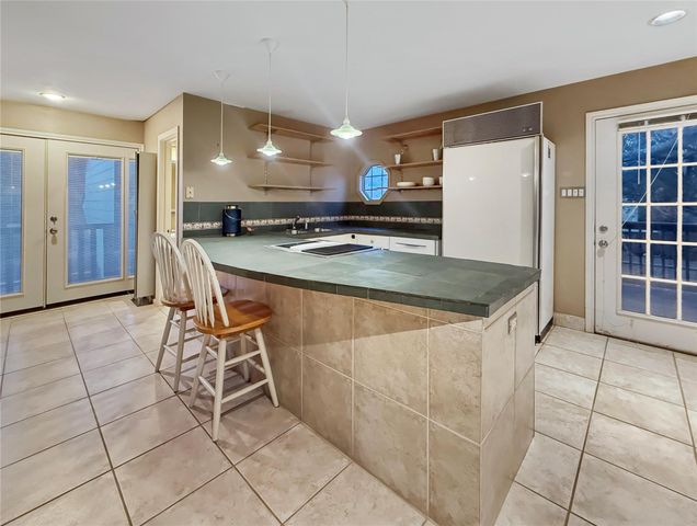 4521 Maple Street, Bellaire, TX 77401