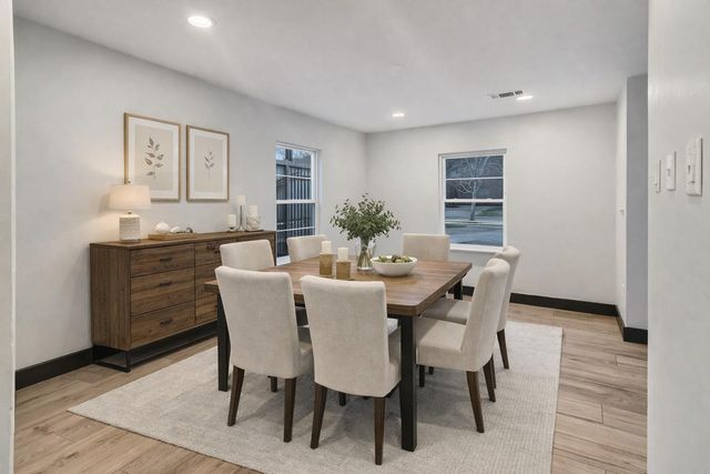 4521 Maple Street, Bellaire, TX 77401