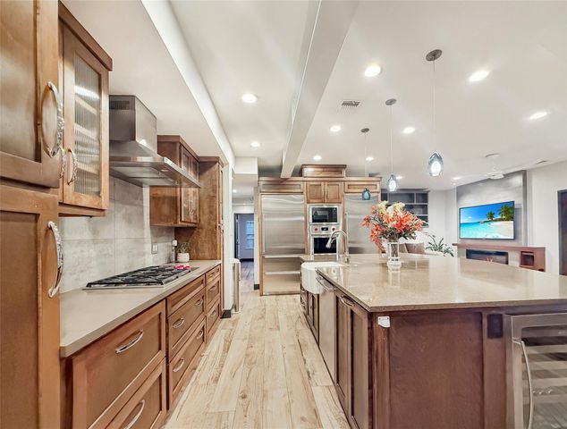 4521 Maple Street, Bellaire, TX 77401