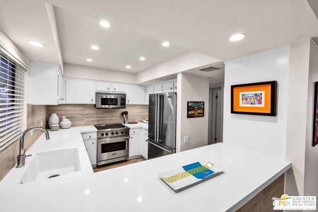 2696 S Sierra Madre A9, Palm Springs, CA 92264