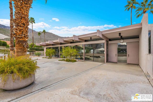 2696 S Sierra Madre A9, Palm Springs, CA 92264