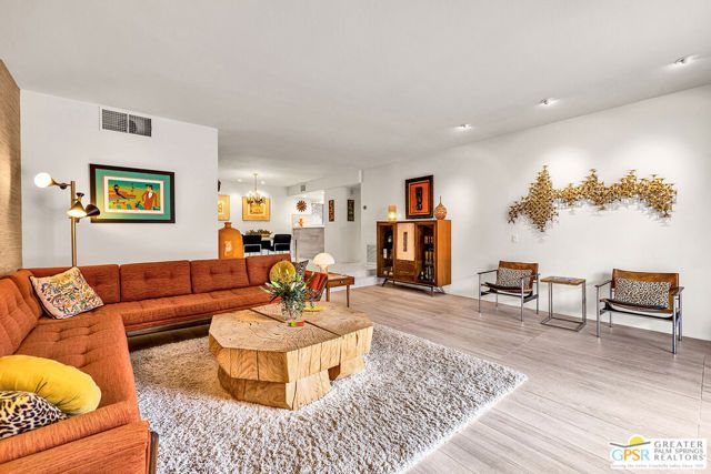 2696 S Sierra Madre A9, Palm Springs, CA 92264