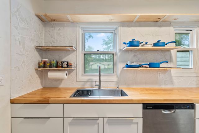 3250 Kinsey Avenue, Des Moines, IA 50317