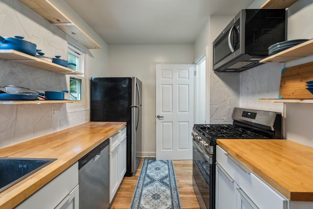 3250 Kinsey Avenue, Des Moines, IA 50317