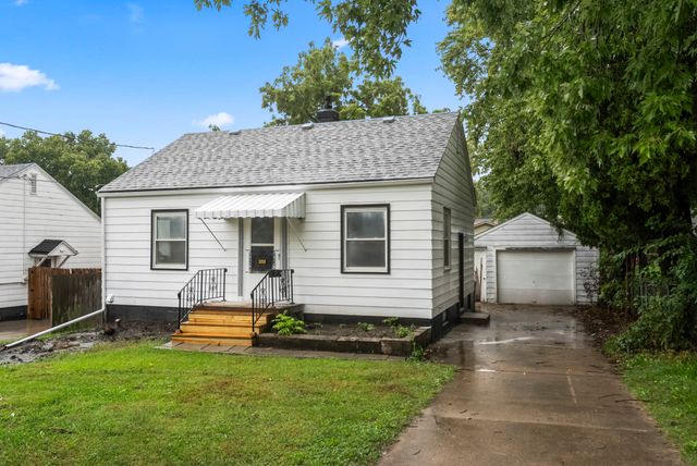 3250 Kinsey Avenue, Des Moines, IA 50317
