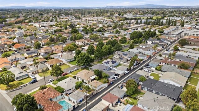 12752 Cowley, Downey, CA 90242