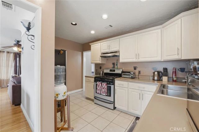 12752 Cowley, Downey, CA 90242