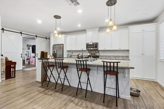 7595 Blue Bell Cir, Sacramento, CA 95829